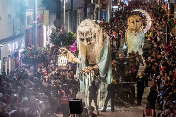 Become-a-volunteer-in-Dublins-spookiest-festival.jpg